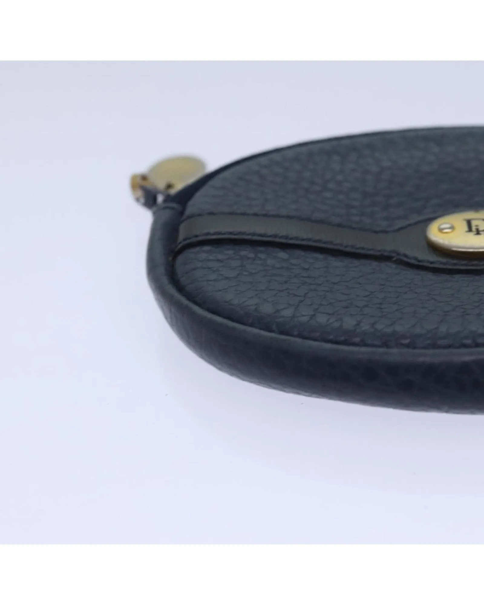 Leather Coin Purse with Metal Fittings and Compact Design